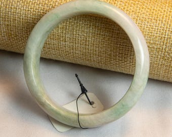 58 MM burmesischer Jade Armreif: Natürliche grüne und weiße Jadeit