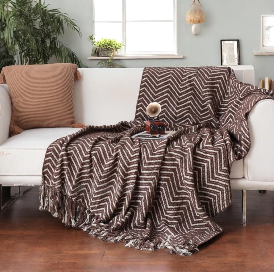 Herringbone Throw Blanket: Lightweight Boho Bed Spread with Tassels