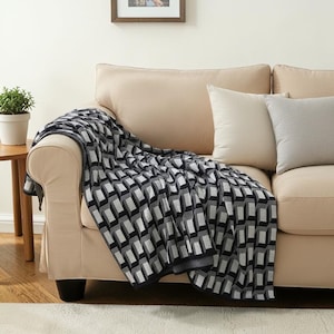 Nordic Geometric Throw Blanket: Black White Woven Sofa Bed Spread