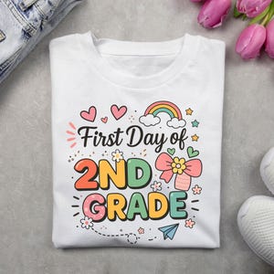 Klassisches Unisex-T-Shirt