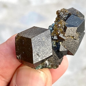 Topazolite garnet - Etsy 日本