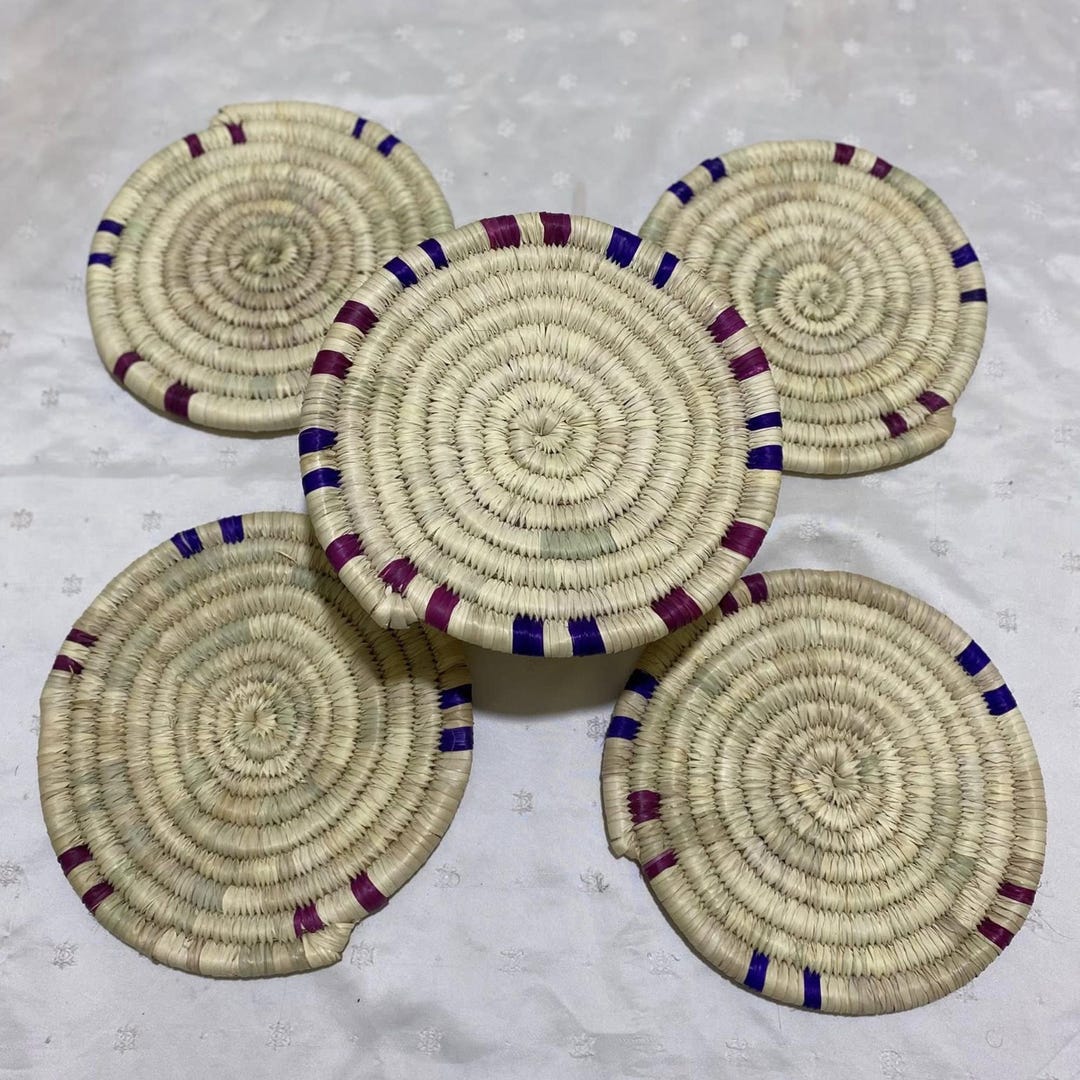 Photo inspiration: Fresh Look at Set Of 4 Handwoven Moroccan Palm Leaf Placemats 20 Cm