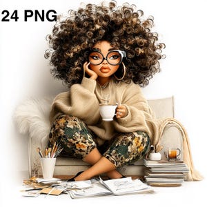 Op de afbeelding: Illustratie van een vrouw met krullend bruin haar, een bril, een beige trui en een broek met patroon, die een witte mok vasthoudt. Ze zit op een beige stoel met een witte nepbont, omringd door kunstbenodigdheden en papieren. De afbeelding heeft de tekst "24 PNG".