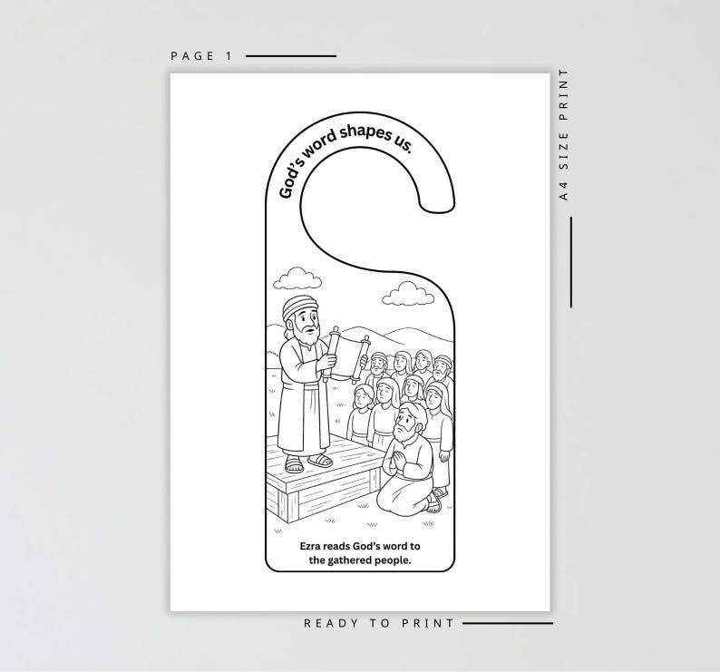 以下が含まれることがあります： エズラが群衆に読み聞かせているイラストが描かれた、白黒のドアハンガー。上部には「God's word shapes us」というテキストがあります。下部のテキストは「Ezra reads God's word to the gathered people」と書かれています。