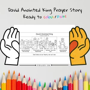Puede incluir: Una página para colorear titulada "David Anointed King Prayer Story". La página presenta ilustraciones de 1 Samuel, Capítulo 16, con texto, incluyendo "Ready to colour/paint". La imagen incluye una fila de lápices de colores.