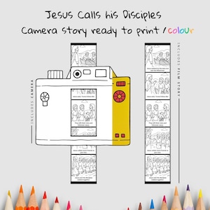 Op de afbeelding: Illustratie van een witte en gele camera met de tekst "Jesus Calls his Disciples" en "Camera story ready to print / colour." Een filmstrip met illustraties is ook inbegrepen.