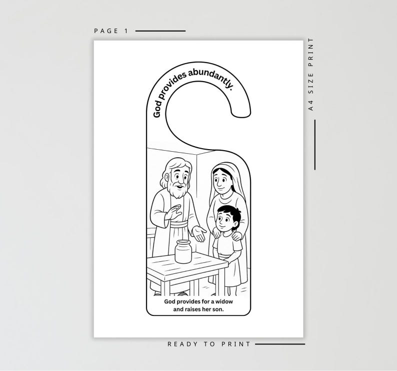 Op de afbeelding: Zwart-wit illustratie van een deurhanger met een bijbelse sc&egrave;ne. De tekst "God voorziet overvloedig" staat bovenaan. De afbeelding toont een man, een vrouw en een kind. De tekst "God zorgt voor een weduwe en wekt haar zoon op" staat onderaan.