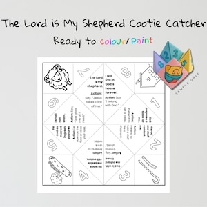 Puede incluir: Un atrapa-sueños blanco imprimible con el texto "The Lord is My Shepherd Cootie Catcher" y "Ready to colour/paint". Incluye ilustraciones de una oveja, una casa y un cayado de pastor. Se muestra un atrapa-sueños de muestra.