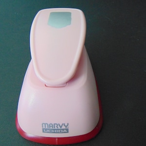 Marvy Uchida Scrapbook Tag Hole Punch