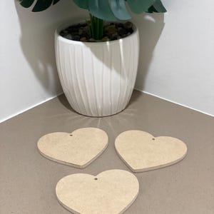 Pacote com 10 corações de madeira em branco – perfeitos para DIY e ocasiões especiais