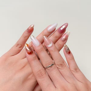 Gold Foil Press On Nails｜Elegant Minimalist Nails｜Oval Nails｜Fall Nail Art | Press on Nail Sets | Reusable Nails | Handmade Acrylic Nails