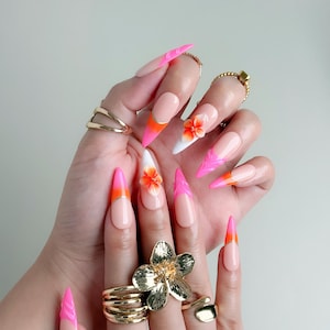 Unhas postiças florais 3D ｜ Unhas ombré rosa choque | Unhas francesas com ponta amendoada ｜ Conjunto de unhas postiças brilhantes feitas à mão | Unhas postiças de acrílico | Unhas reutilizáveis