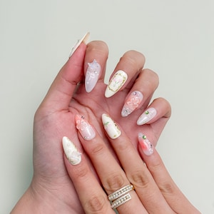 3D Flower Press On Nails｜Romantic Nails｜Elegant Wedding Nails｜Pearl Butterfly Nails | Press on Nail Sets | Reusable Nails | Handmade Nails