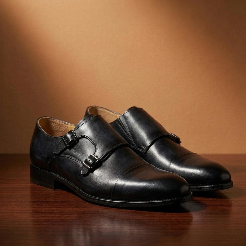 Zapatos de vestir de doble hebilla de cuero negro hechos a mano imagen 1