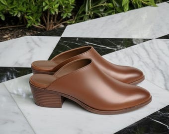 Mules de piel marrón para mujer – Mules minimalistas sin cordones con tacón – Zuecos cómodos – Calzado casual y para el trabajo