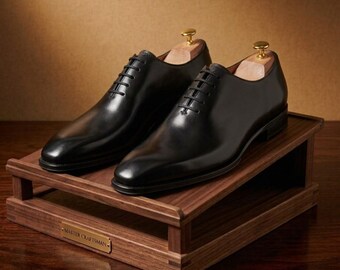 Scarpe Oxford da uomo in pelle nera: calzature formali per matrimoni e occasioni di lavoro.