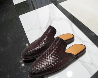 Mules de cuero para hombre – Mocasines marrones sin cordones – Pantuflas tejidas de lujo / Regalo para él