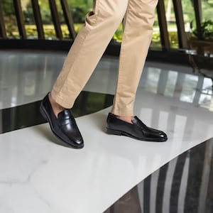 Black Leather Penny Loafers: Men&#39;s Slip-On Dress Shoes