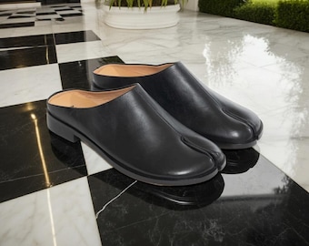 Mules Tabi de cuero negro para mujer: Pantuflas de estilo japonés con dedos separados para mujer