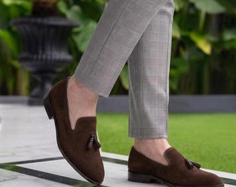 Mocasines de ante marrón con borlas para hombre: zapatos de cuero hechos a mano sin cordones