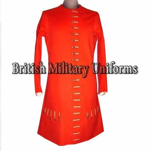 Redingote di lana rossa: stile militare britannico del XVIII secolo