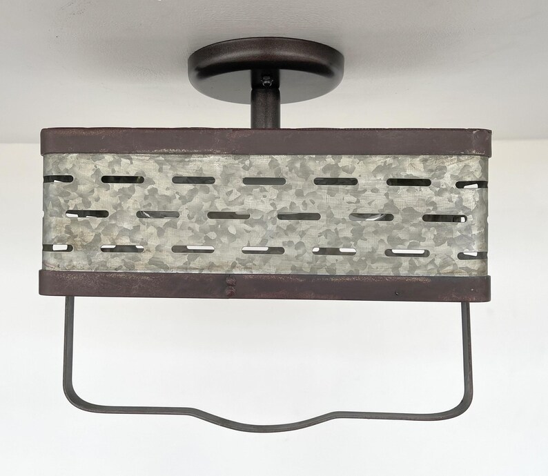 Plafonnier rectangulaire galvanisé rustique - Lampe industrielle en métal à encastrer dans la cuisine, l'éclairage de la ferme, l'homme des cavernes image 7