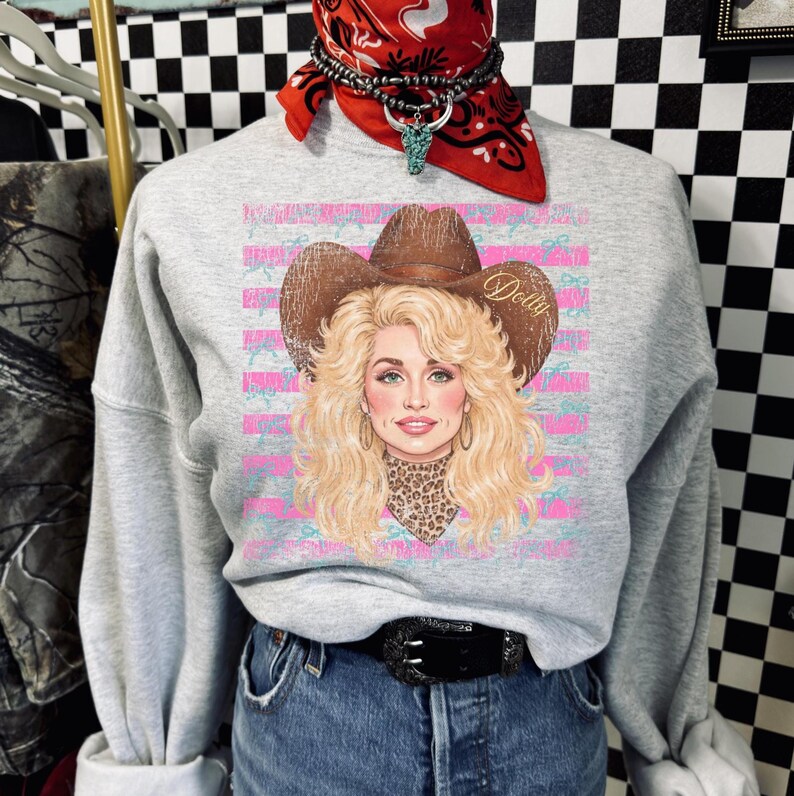 Shirt Dolly Cowgirl, roze westernshirt met strik, grafisch shirt countryconcert, blonde westernboetiektop, retro cowgirl-shirt afbeelding 2