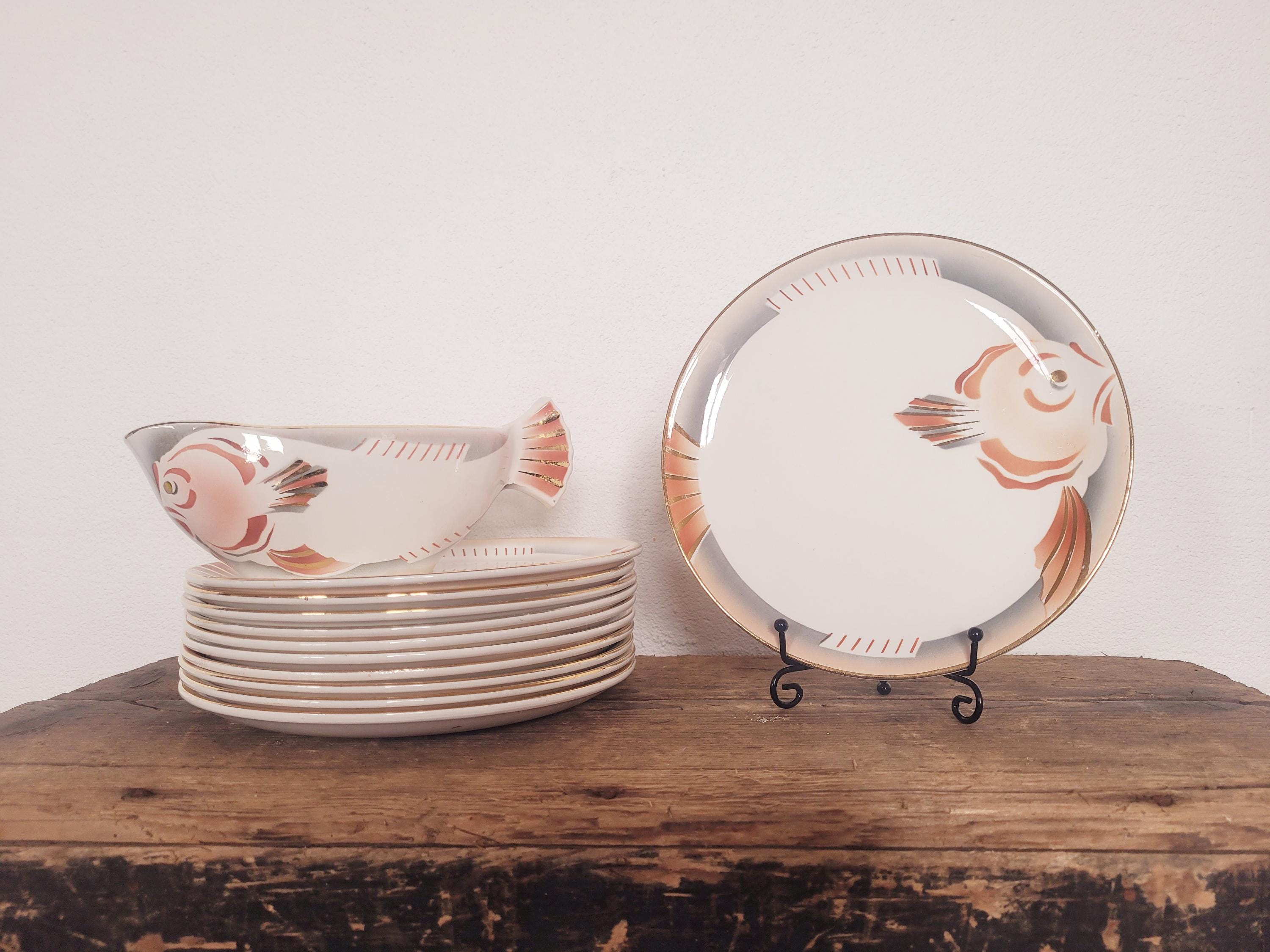 Beautiful vintage set of 11 plates and 1 saucer from Digoin Sarreguemines with fish decor