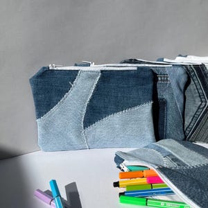 Astuccio portapenne in jeans riciclati / trousse con cerniera / beauty case / idea regalo