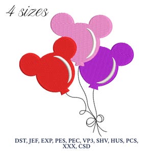 Puede incluir: Una taza de cer&aacute;mica blanca con un asa negra y el texto "But First, Coffee" en negrita negra. La taza se encuentra sobre un fondo neutro, resaltando su dise&ntilde;o sencillo.