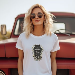 Memento Mori T-Shirt, Gothic Lily Skull Design, Remember to Live Quote Tee, Dark Aesthetic Graphic Shirt, Unisex Apparel Gift