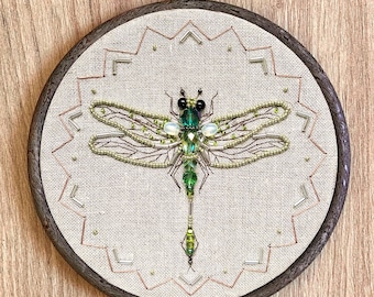 Kit de bordado con cuentas - Libélula esmeralda, libélula verde con cuentas, bordado de insectos, arte de pared con cuentas para hacer tú mismo, decoración de libélulas hecha a mano