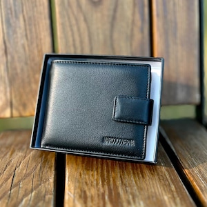 Personalisierte zweifache schwarze Brieftasche aus echtem Leder, personalisierte Vatertagsgeschenk für Papa, Freund, individuell gravierte Brieftasche, Geschenk für Ehemann