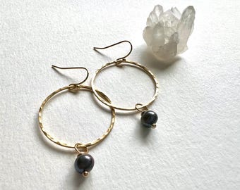 Hand Hammered Brass Hoop Earrings, Dark Gray Pearl