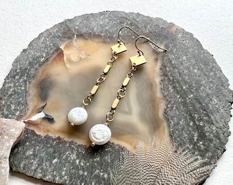 Handmade pearl earrings, brass earrings, geo earrings, brass chain earrings, brass earrings, boho modern earrings
