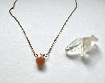 Pink Moonstone modern necklace, moonstone boho necklace, everyday necklace, Jewelry for her, Dainty stone pendant.