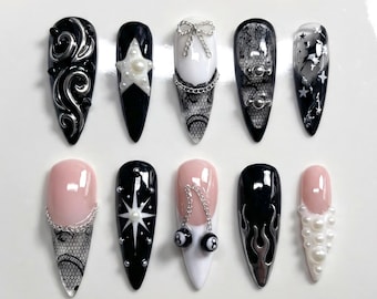 Cyber Goth Press On Nails: Chromflammen, 8-Ball Anhänger & silberfarbene Kette
