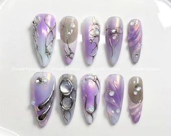 Uñas postizas Cyber Chrome: Diseño de uñas punk brillante en 3D