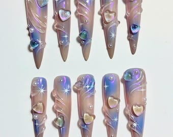 ホログラフィックプレスオンネイル：虹色パール＆3Dクリスタルネイルアート
