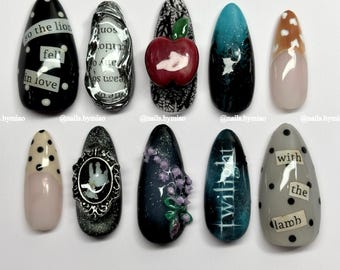 Twilight Inspired Press On Nails – donkerromantisch ontwerp met lamsvlees, appel en stippen