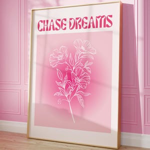 Affiche aura rose, poursuite de rêves, art mural spirituel, art mural rose dégradé granuleux, affiche esthétique, dessin au trait, impression de fleurs, impression de citation