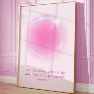 Affiche aura rose, affirmation positive, impression d&#39;aura, art mural dégradé granuleux, art mural esthétique, affiche tendance, art minimaliste, impression de citation