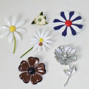 1960&#39;s Vintage Mod enamel, flower power, pins, brooches