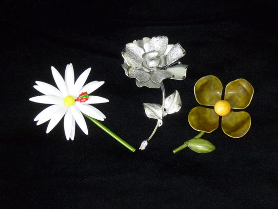 1960's Vintage Mod enamel, flower power, pins, brooches