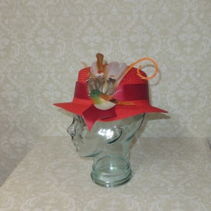 Red Straw Nanny Hat