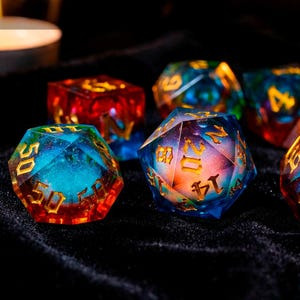DnD-tärningsset med harts, röda och blå DnD-tärningar, DnD-tärningsset med flytande kärna, DnD-tärningsset med älvor, Dungeons and Dragons-tärningsset, MTG-tärningsset, RPG-tärningsset