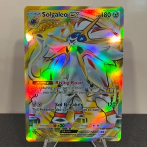 Carta de bolso Solgaleo ex Crown Rare Gold Holographic Pokémon TCG feita por você mesmo - Detalhes nítidos!