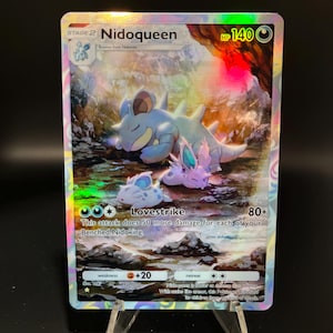 Carta de bolso Pokémon Holográfica TCG da Nidoqueen feita por você mesmo - Detalhes nítidos!