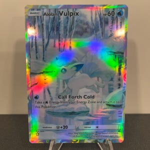 Carta de bolso holográfica Pokémon TCG Alolan Vulpix feita por você mesmo - Detalhes nítidos!