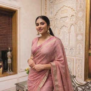 Sari Banarasi rosa de georgette de viscosa pura con bordado de lentejuelas – Elegancia lista para usar